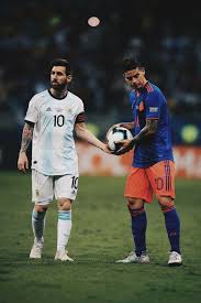 Antes del duelo entre perú y colombia hoy a las 9.00 p.m. Lionel Messi Y James Rodriguez Argentina Vs Colombia 2019 Lionel Messi Fotos De Futbol James Rodriguez Colombia
