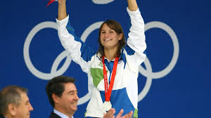 Sara isaković je najuspešnejša slovenska plavalka, dobitnica srebrne olimpijske kolajne na olimpijskih igrah v pekingu leta 2008, ki so predstavljale vrhunec njene športne kariere. V Slovenskem Plavanju Pogresam Sampionski Pristop Delo