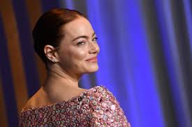 Emma Stone applies to be a 'Jeopardy!' contestant every year