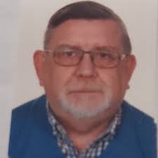 I finished her rigging late yesterday after solving the collapsing mast  problems. No glue used . All original lego ( except mast reinforcement and  rigging wire ) and my estimate is about