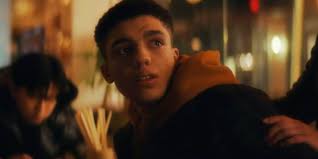 Titans Teases Tim Drake's Bisexuality by Introducing His Comic Boyfriend