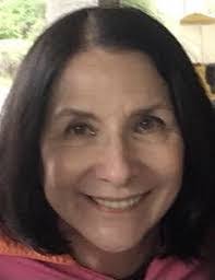 Etta Morales's Instagram, Twitter & Facebook