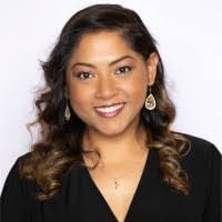 Ashley Lowe's Instagram, Twitter & Facebook