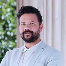 Distinguished Investigators