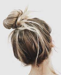 Beachy Buns Sunkissed Highlights Loose Topknot Hair Styles Messy Bun Hairstyles Bun Hairstyles