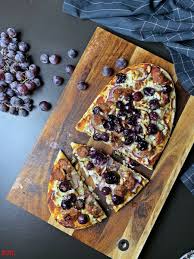 Schnelle Wurstpizza Nach Jamie Oliver In 2020 Lecker Rezepte Backen Fur Anfanger