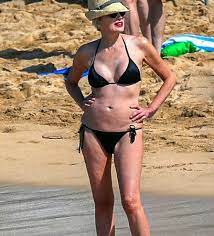 At 58 Actress Sharon Stone S Bikini Body Is Banging Sharon Stone Bikini Perfect Bikini Body Sharon Stone