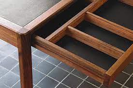 Das leather desk pad von rothirsch veredelt jeden schreibtisch und vermittelt zeitlosen schreibkomfort. Cb 311 Schreibtisch Leder Von Bassamfellows Stylepark