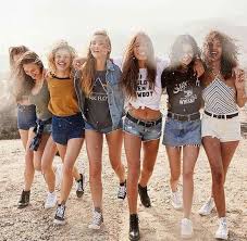 Pin By Alicia On Photo Amis Friend Photoshoot Friends Photography Friend Photos