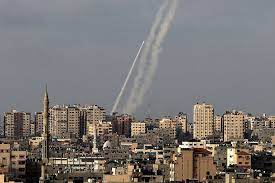 Lamentablemente, después de pasar varios años sin atentados terroristas en autobuses en la capital del estado judío, específicamente desde el 2004, jerusalén vuelve a ser el centro de otro ataque terrorista. Ataque De Hamas Explosiones Estremecen A Jerusalen E Israel Contraataca La Nacion