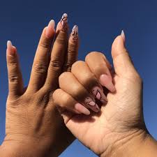 Reasons can be many for not getting acrylic nails instead going for other options, few of such. I Got Kylie Jenner S Acrylic Nail Look Editor Experiment Popsugar Beauty Middle East