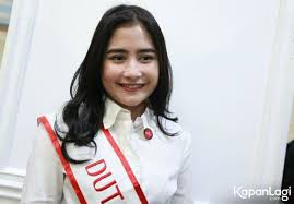 Saya enggak mau pacaran dulu. Foto Soal Asmara Prilly Latuconsina Masih Belum Mau Pacaran Dulu Kapanlagi Com