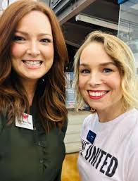 Kelly Garlock's Instagram, Twitter & Facebook