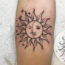Des modèles de tatouage un peu particuliers qui font ressortir plusieurs significations différentes que nous vous les top 100 modèles de tatouage soleil et lune les plus magnifiques. 1001 Versions Fantastiques Du Tatouage Lune Et Soleil