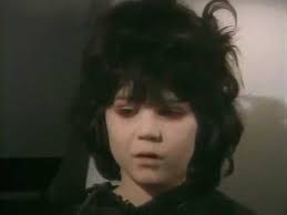 Schließlich zieht rüdiger entnervt los, um nun jeden anzuknabbern , der ihm in die quere kommt. Der Kleine Vampir Folge 5 Annas Trick 1986 Youtube