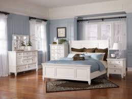 Do you prefer the beauty of modern design or the sophistication of traditional style? Ashley Prentice Queen Bedroom Set Homemakers Furniture