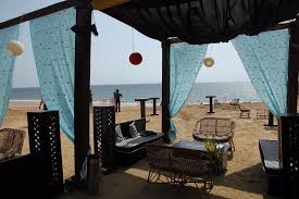 Huts Tushan Beach Ghoomlo Pk