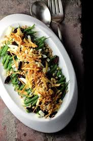 Kicking Up The Holiday Green Beans Haricots Verts In A Mexican Style Joyeux Noel And Feliz Navidad French Green Beans Dinner Side Dishes Green Bean Dishes