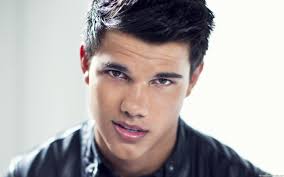 Welcome to taylor lautner's official fan page! Taylor Lautner Wallpaper