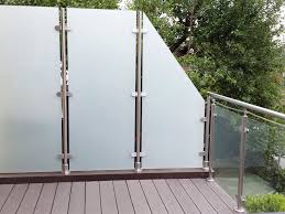 Balkon seitlicher sichtschutz 🧡 schnell online einkaufen und sparen erfahrungsberichte zu balkon seitlicher sichtschutz analysiert. Wind Und Sichtschutz Mit Seitlichen Glasklemmen Kaufen Individuell Nach Mass