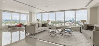 Marmol carrara blanco 31.6x59.2 cm can be installed as a wall tile. En Suite Bathroom With Carrara Marble Effect Porcelain Tiles Homify