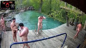 Skinny dipping with friends - ThisVid.com