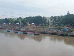 Marikina river park, and the whole bikeway, is an escape from the crowds and traffic of metro manila. Kkr4lnneml G6m