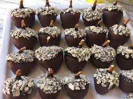 Acorns Chocolate Dipped Strawberries Chocolate Dipped Strawberries Strawberry Dip Baby Shower Desserts