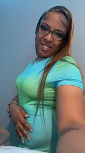 8/19 a Queen was Born .. Happy B-day 🎉🎂 to me !! 42 and flourshing !