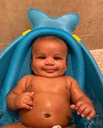 This is my life 👀 Growing up there was nothing I prayed for more than  having my own family. Prayed for the moments where after a long day, I  would be able