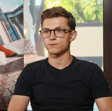 I Love The Glasses H Tom Holland Tom Holland Peter Parker Tom Holland Spiderman