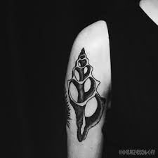 Seashells can also serve as a symbol for the protection of life, according to tattoo art. Kostya Dvuhzerkalcev On Instagram For Valery Blackworkers Seashell Shell Sacredgeometry Tattoo Dotwork Dvuhzerk Seashell Tattoos Tattoos Shell Tattoos