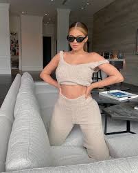 Download skin from the link below 2. Kylie Jenner Kylie Jenner Reveals The Colors Of New Skims Cozy Knit Collection 2020 Image 0 Sassy Daily Fashion News