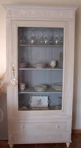 Comment installer des portes de placard coulissantes. Armoire De Style Louis Xvi Comment Relooker Vos Meubles Anciens