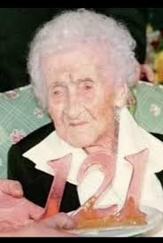 Hello everyone! My name is Natalia, and I'm 112 years old. I baked my own  birthday cake with peach cream and filling. I've been decorating cakes  since I was 5, and I