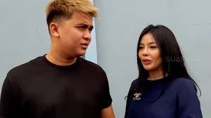 Terlepas dari kedekatannya dengan billy syahputra, memes prameswari dikenal sebagai sinden di suatu. Mantap Billy Syahputra Sudah Kenalkan Pacar Baru Ke Keluarga Besar