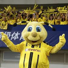 Find best value and selection for your uefa champions league tm pokal 70mm sockel sieger 2013 london fc bayern m nchen search on ebay. Bvb Hold Victory Parade In Dortmund Fear The Wall
