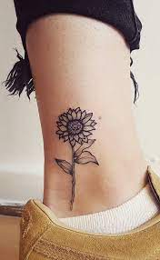 Celebrate The Beauty Of Nature With These Inspirational Sunflower Tattoos I 2020 Vackra Tatueringar Elefanttatueringar Tatuering Liten