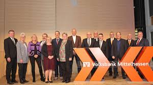 In ihr sind seit dem. Volksbank Mittelhessen Ehrt Arbeitsjubilare Kreis Giessen
