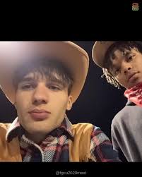 hi my name is Ryan Hockett and i'm from plainfield, IL. i'm 100% committed  to FGCU and am majoring in entrepreneurship. i like to go downtown with my  friends, watch sports, and