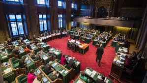 De eerste kamer wil opheldering van premier mark rutte over de voorgenomen benoemingen van meerdere ministers op hetzelfde ministerie. Eerste Kamer Laat Uitzoeken Waarom Ze Nog Bestaat De Volkskrant