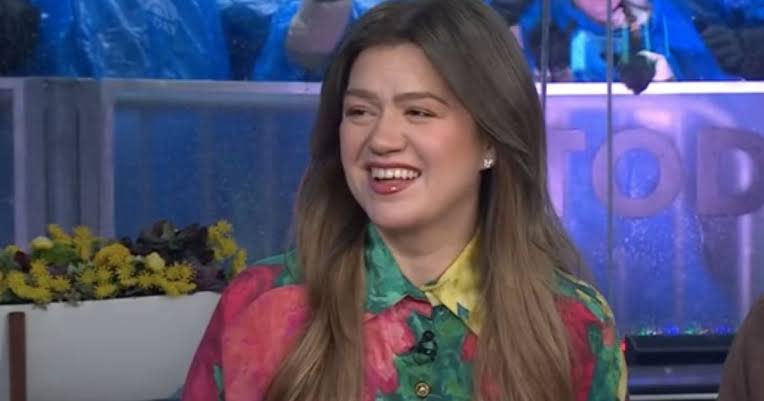Kelly Clarkson Reveals Decision To End Talk Show for Kids Came 'Easy'