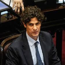 Lousteau Alerta: ¿Riesgo Karina? Corrupción y Críticas a Milei - Imagen principal del artículo