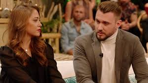 Natalie don't don't oh no there she goes to take him from my hand i'm begging her not him don't don't don't why i'm still awake at 6 in the morning oh i know you call him natalie please feel bad. Bachelor In Paradise So Fies Wurde Natalie Von Michael Abserviert