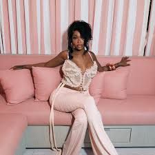 Summer Walker's Irresistible Body - Gorgeous Shape