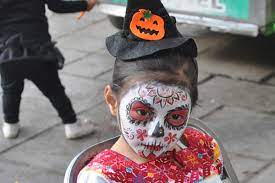 Anfang november, zelebriert mexico das wohl wichtigste fest im jahr dia de los muertos, das mexikanische totenfest oder auch tag der toten genannt. Halloween Vs Dia De Los Muertos