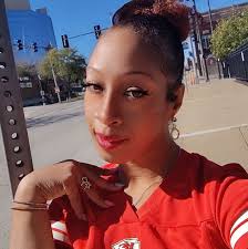 Single mom raising 18-year-old in Vermont