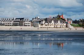 From 261 house rentals to 217 condo and apartment rentals, find a unique house rental for you to enjoy a memorable holiday or a weekend with your family. Meteo Plage Du Phare Le Crotoy 80550 Somme Previsions Meteo Plage Mer Et Marees La Chaine Meteo