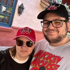 How many alarms do yall set to wake up? I set 2, not because I don't think  I will wake up with the first one but because I don't trust that the