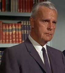 James Gordon versi live action mana yang lebih kamu suka? : r/batman